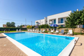 Luxury Holiday House with Pool Torre Lapillo